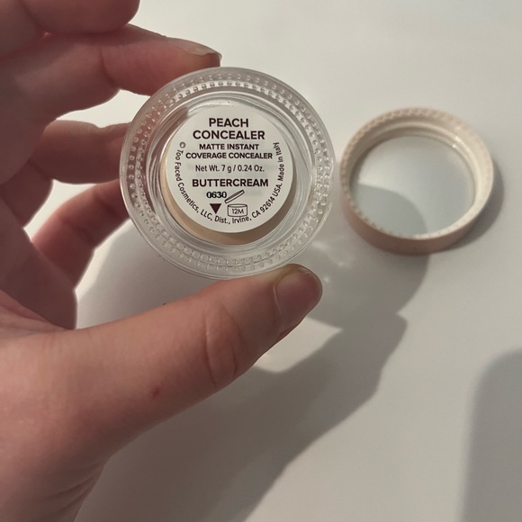 Too Faced Peach Perfect Concealer - Picture 3 of 3